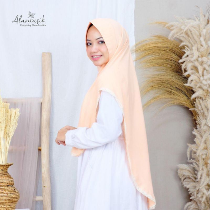 Alantasik-jilbab arnia soft pet antem khimar pinguin jumbo wollycrepe soft ped R.8