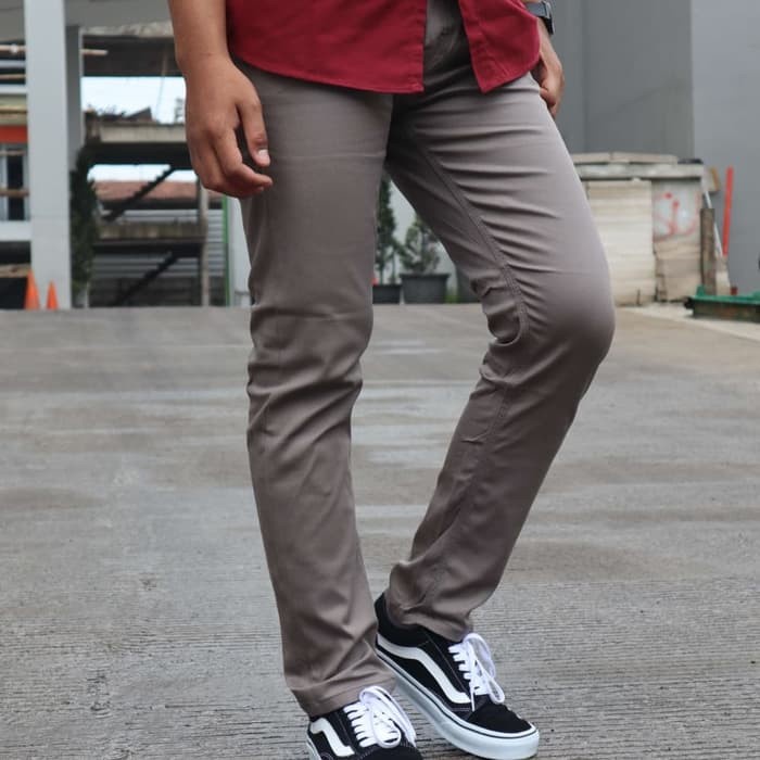 Lesta Langgeng Celana Formal Pria Panjang Slimfit Bahan Kain Drill Warna Coklat 27-36 Model Terbaru