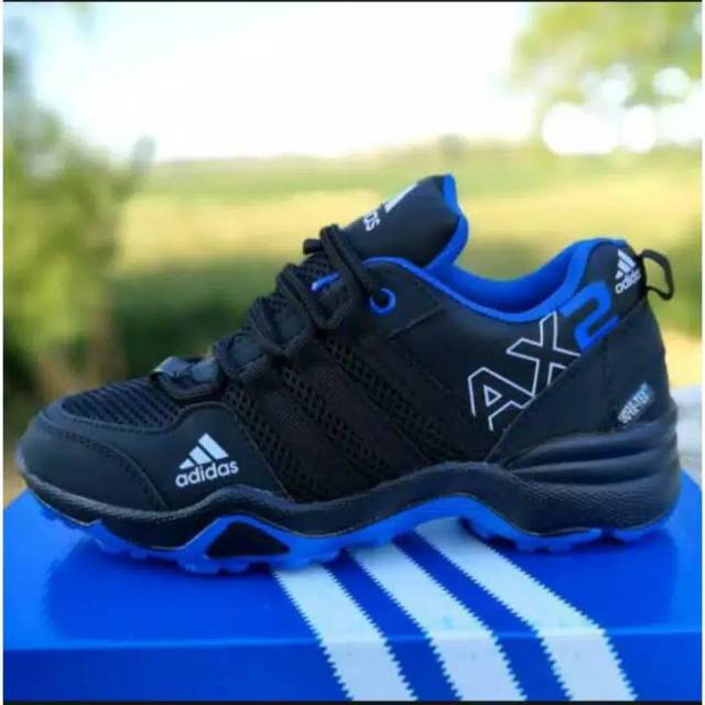 (bisa bayar di tempat).  Sepatu adidas ax2/sepatu olahraga pria/sepatu snekers pria/sepatu badminton