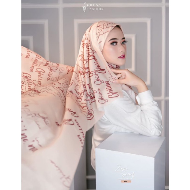 Zaza Scarf by GHIINA FASHION