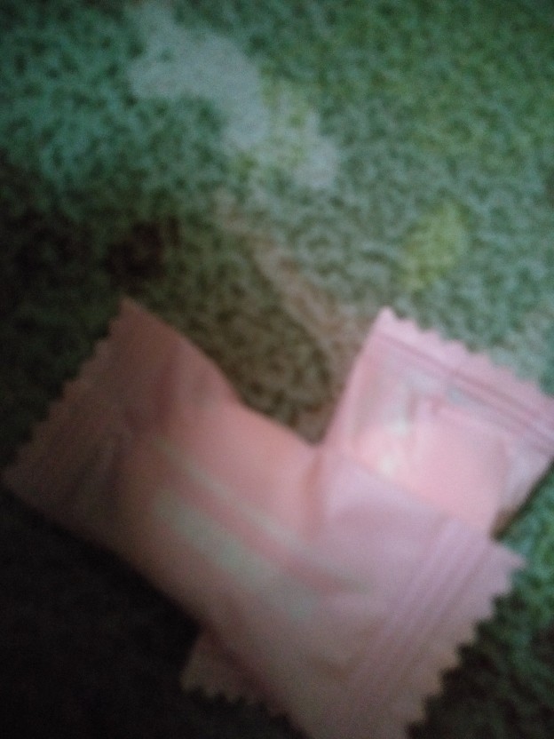 Tissue Handuk Mini Permen Travelling Liburan Kompress Towel Portable