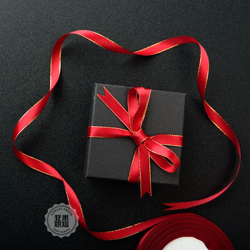 

Pita Pinggiran Emas Kombinasi Elegan Ribbon Hiasan Kado Natal Imlek Valentine