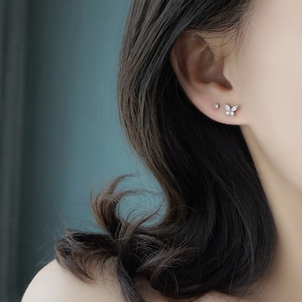 1 Pasang Anting Stud S925 Silver Needle Bentuk Kupu-Kupu Kecil Aksen Berlian Gaya Retro Untuk Wanita