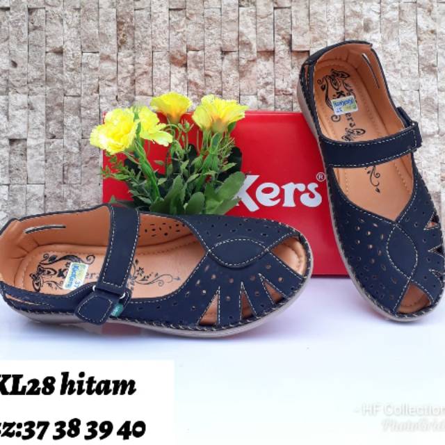 sandal/ sepatu kickers