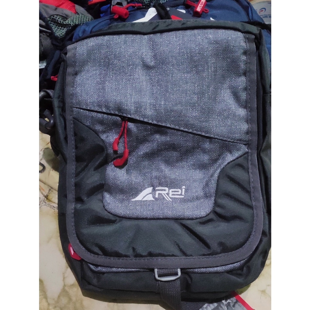 Travel Pouch Arei - tas Selempang Rei Ardennes free coverbag