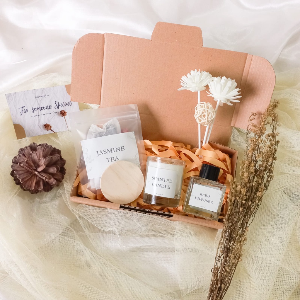 Hampers Scented Candle Gift Box Set / Gift Box scented Candle / hampers Lebaran lilin aromaterapi / Hampers Lebaran scented Candle / Lilin aromaterapi / Kado Ulang Tahun unik / Souvenir unik  / Hampers Gift Box Scented candle