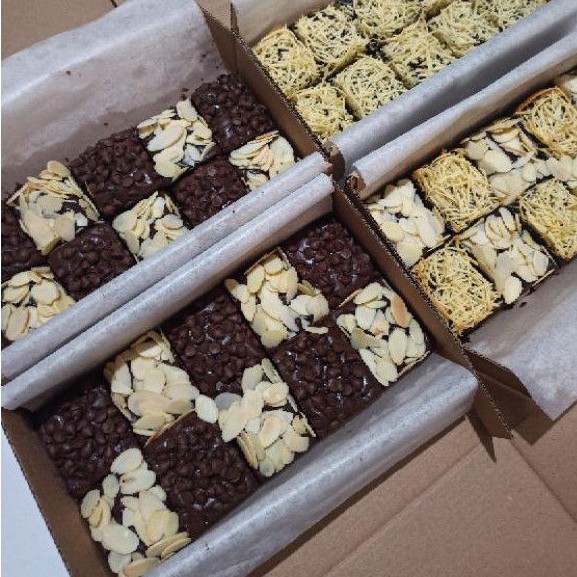 

BROWNIES GLUTEN FREE & LESS SUGAR (SMALL) HALAL PREMIUM INGREDIENT by UNEEDISH