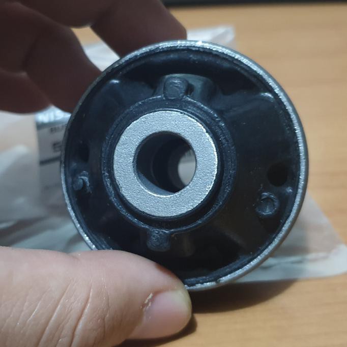 Grand Livina Evalia Latio Bushing Lower Arm Sayap Kepak ORI Nissan