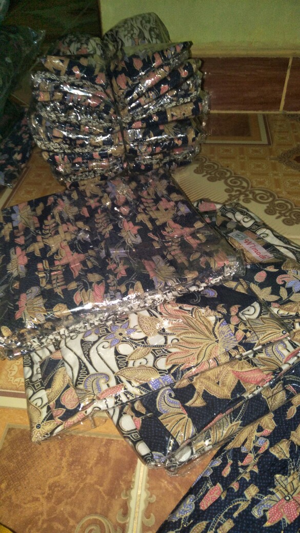 Part 1 Kemeja Batik Anak Hyva Navy Lengan Pendek / Kemeja Anak Batik Lengan Pendek