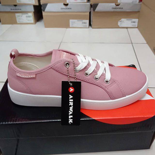 pink airwalk shoes