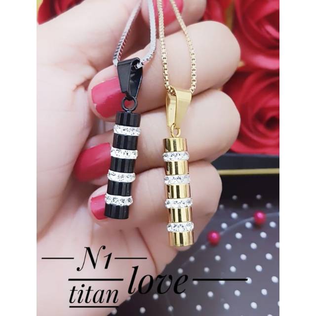 Kalung liotin titanium