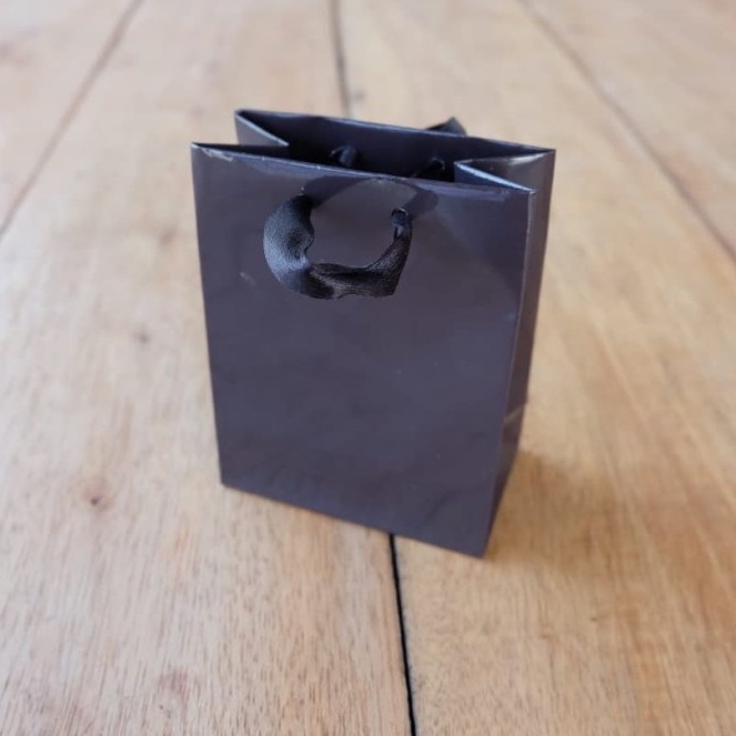 

NEW Mini Paperbag Uk. 9,5 x 5,5 x 12 cm - Putih