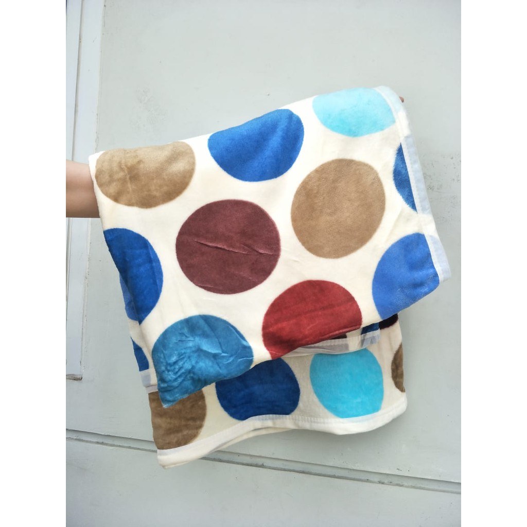 COD - FD - Selimut Motif Dewasa - Selimut Bulu Halus Motif - Selimut Lembut Ukuran 180cm x 200cm-Polkadot