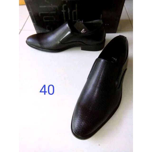 Sepatu Pria / cowok Fladeo Ori Size 40