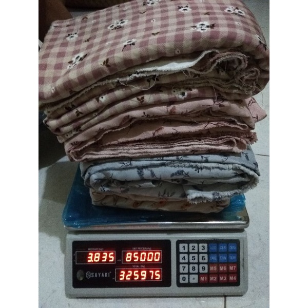 Kain Shakila Motif Kiloan