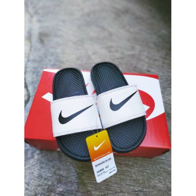 nike benassi 37