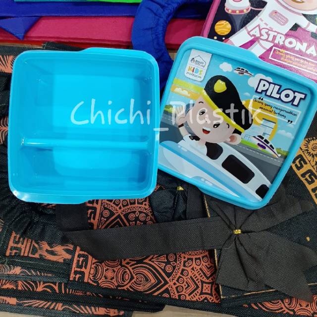 TEMPAT MAKAN SUPERHERO SEKAT Souvenir ulang tahun anak anak sovenir ultah