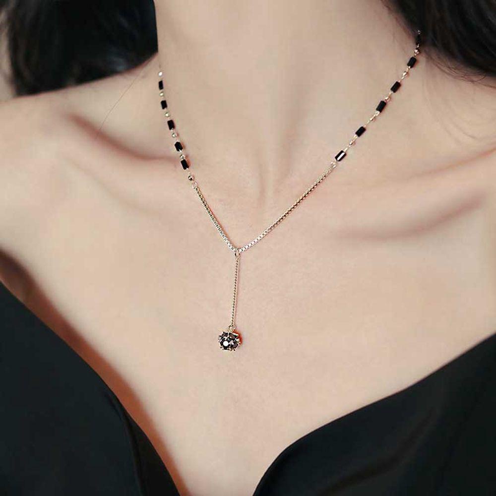 Mxbeauty Kalung Emas Retro Sederhana Rantai Klavikula Wanita Kalung Dimond Perhiasan Hadiah Rumbai Liontin Gaya Korea Kalung