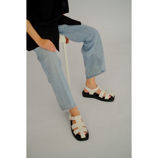 EASTMOUNTSIDE Maru white - Sepatu Sandal Wanita