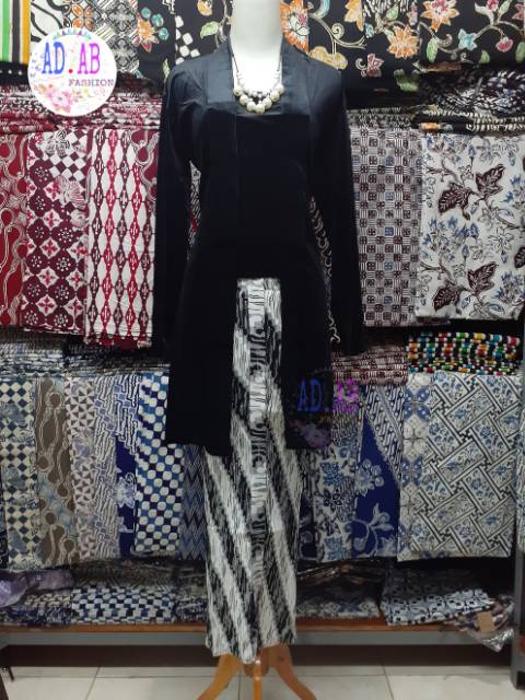 KEBAYA BLUDRU KUTUBARU PANJANG