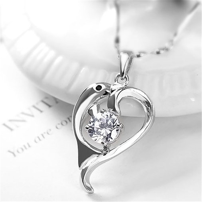 [Ready Stock]Fashion Personality Love Dolphin Necklace Jeweled Pendant