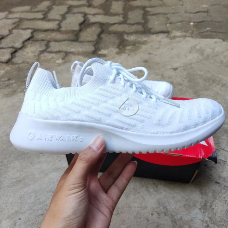 Sepatu Slip On wanita Airwalk Marcelo Full White Original