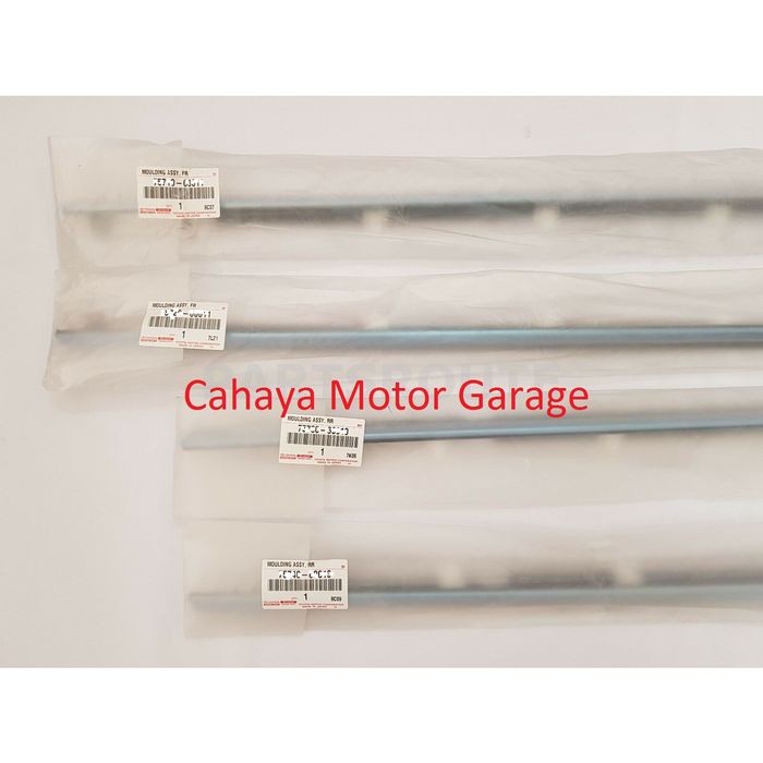 Karet Pelipit Luar Chrome Landcruiser VX80 Original