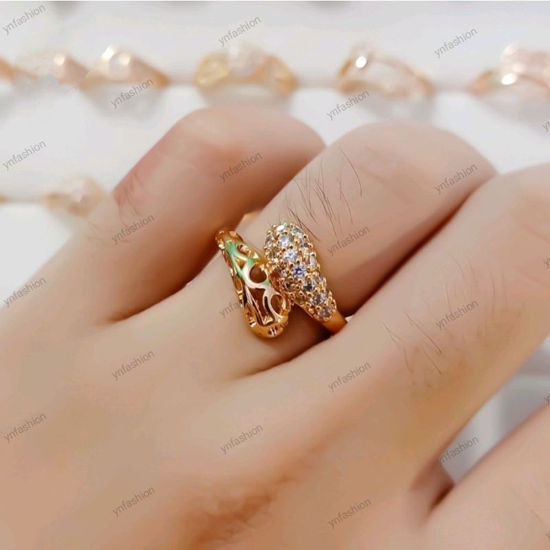 cincin xuping emas dengan permata zircon C01