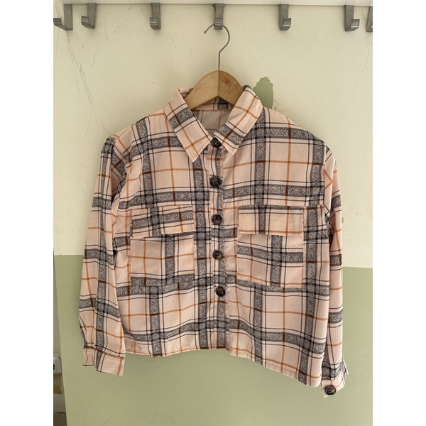 Atasan kemeja crop W&S by sherleen dari uptofemale (BARU) beli 2 item FREE 1 BODYMIST LIMITED EDITIO