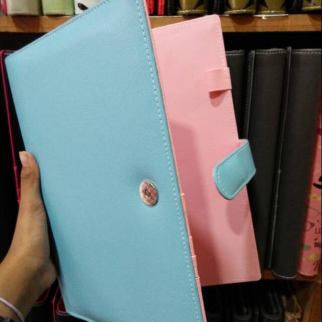 

BINDER WARNA PASTEL 2 WARNA