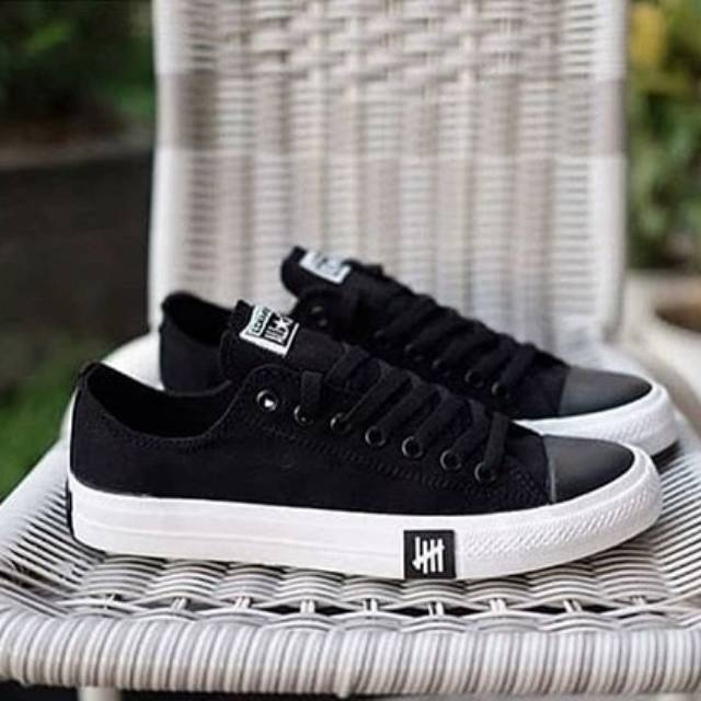 COD SEPATU CONVERSE X UNDEFEATED BLACK