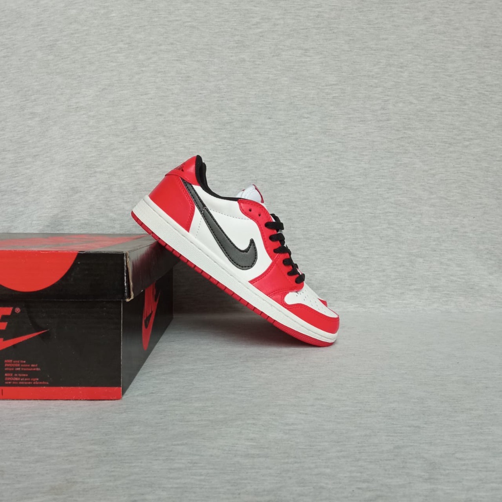 aj1 low white red