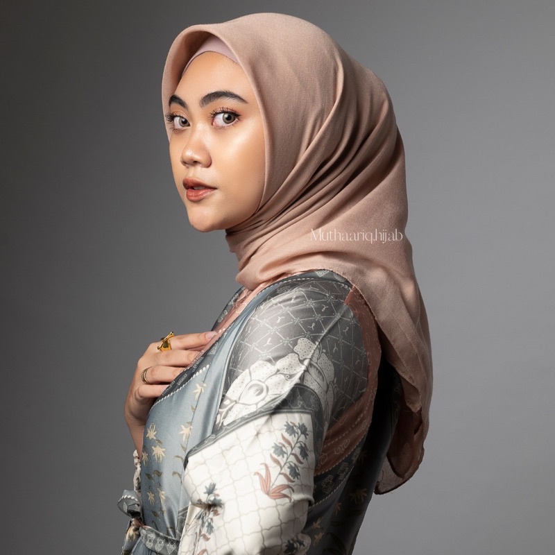 JILBAB PARIS PREMIUM ORIGINAL|| Hijab Segi empat Paris Premium VoalJahit Tepi|| Kerudung Paris Premium Square Basic