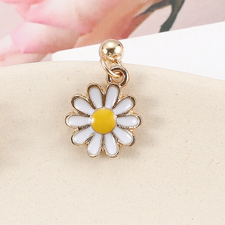 Sterling silver jarum Korea little daisy bunga anting kecil anting-anting kreatif anggun kepribadian