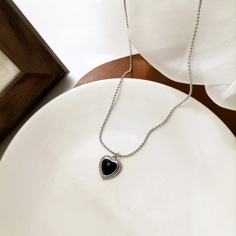 Black Love Pendant Necklace Accessories Temperament Chain