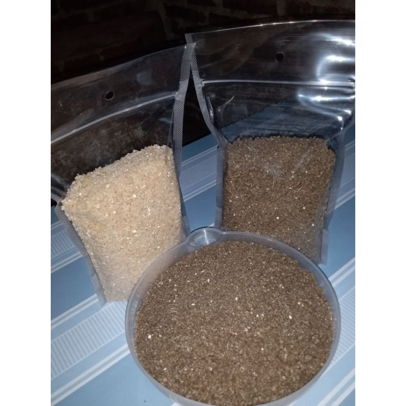 

Nasi tiwul/ nasi leye/ nasi singkong