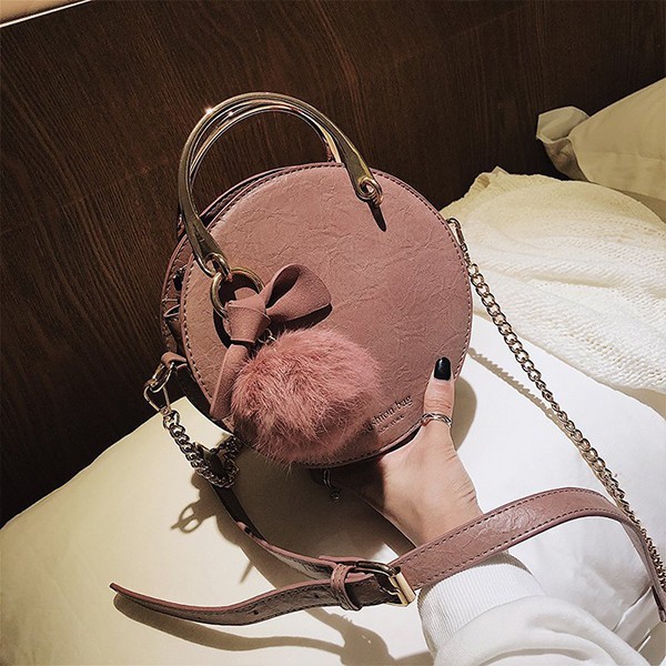 K8971 - BLACK/BROWN/PINK/RED  - TAS SLEMPANG BULAT ROUNDBAG FREE GANTUNGAN BULU POM POM JINJING TOTEBAG HANDBAG TAS WANITA FASHION IMPORT MODIS ELEGAN TERMURAH TERLARIS TERBARU BAGSTORE JAKARTA TAS BATAM BQ2221 LT1578 KPC8971 B00377 CR7270