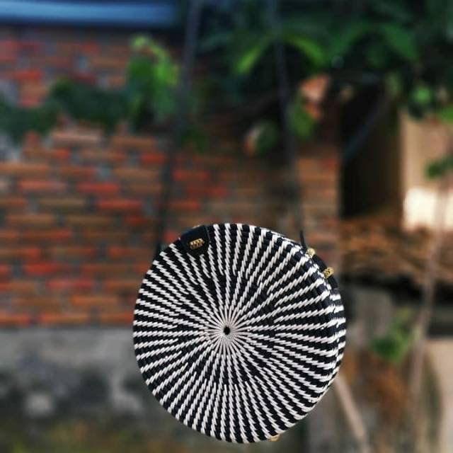 Tas rotan Lombok motif zebra
