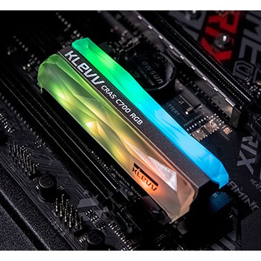 SSD M.2 NVMe KLEVV CRAS C700 RGB 960GB