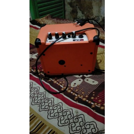 Ampli Gitar + Bisa Jadi salon Musik