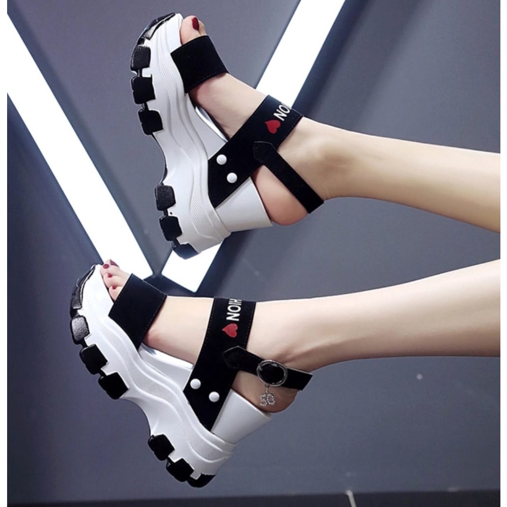 DCAL SANDAL FLAT WANITA AP04