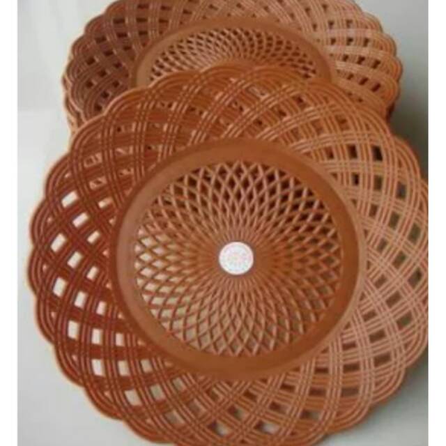 Piring bambu/rotan plastik.