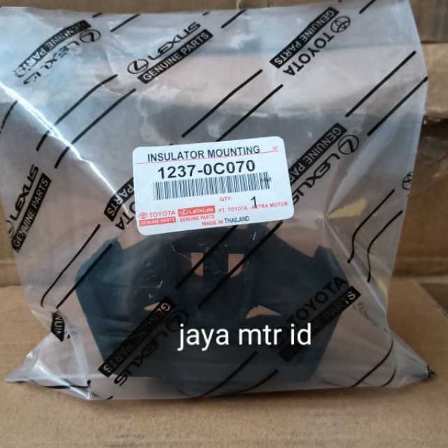 mounting transmisi/dudukan transmisi Toyota Innova/Fortuner bensin