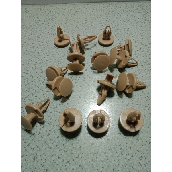 klip kancing cengkeh mobil ford