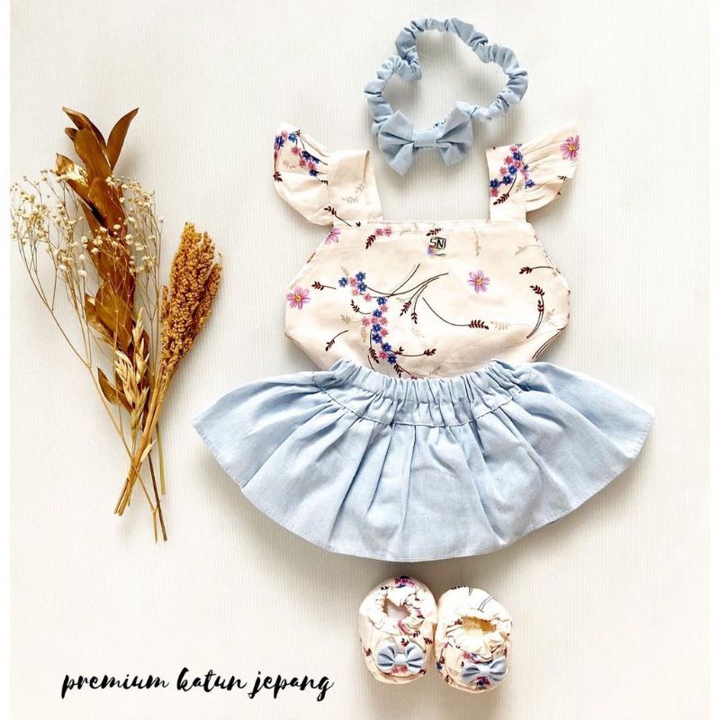 hampers baju bayi perempuan kado baju bayi perempuan paket hadiah kado bayi-Gempita flowrs creaM