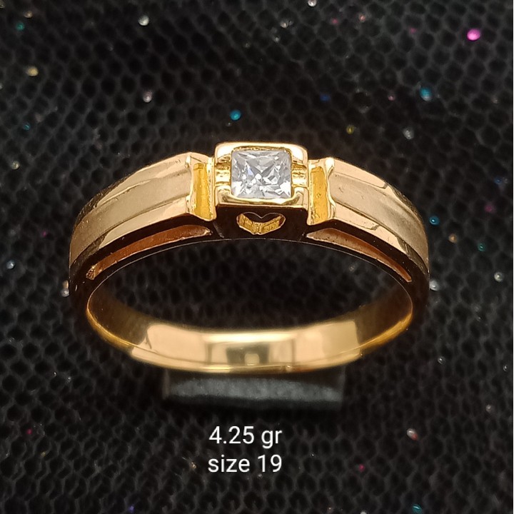 Cincin Emas 17 K - 4.25 gr Kadar 750 - 2372