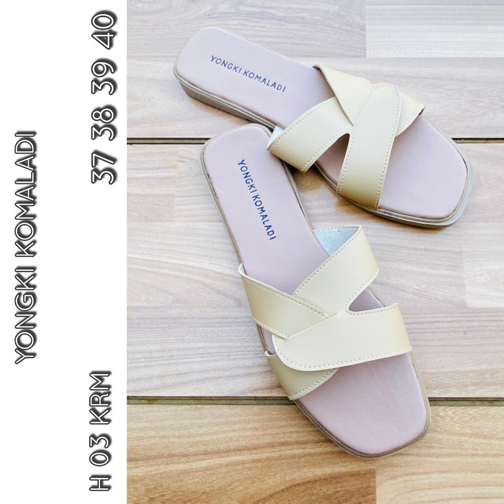 Sandal wanita flat casual