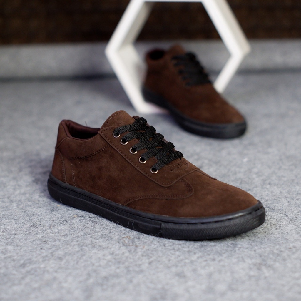 Sepatu Kasual Pria Dewasa Suede Premium Sekolah Kuliah Semi Formal Sneaker Suede Pria Kerja Kantor Nyaman Berkualitas || Sepatu Pantofel Pria Trandy