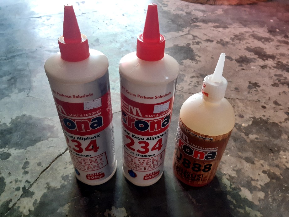 Crona Lem Kayu (lem Crona 234 600 Gram Sr Aliphatic)