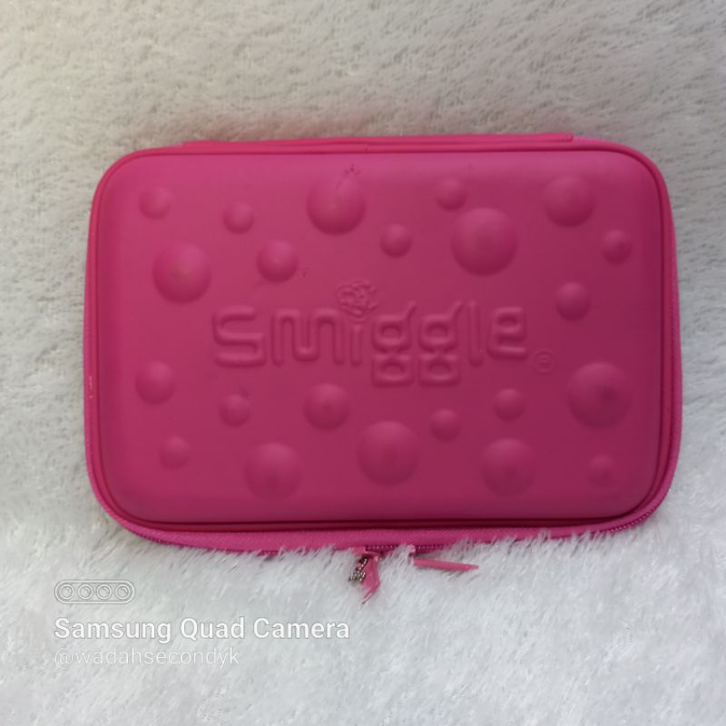 

Pencil Case Smiggle, Skylar dan Bukan Smiggle